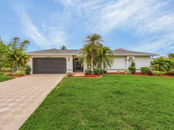 Luxurious Gulf Access Escape in Southwest Cape Coral
